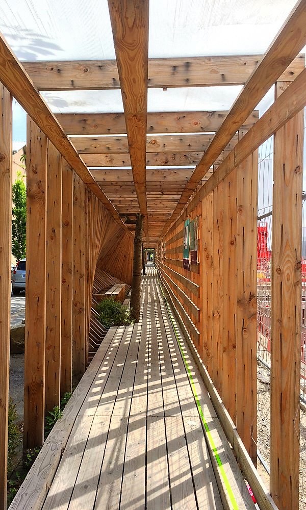 One of the constructions that interact with the public spaces along this creative journey through Nantes. Copyright: All rights reserved.