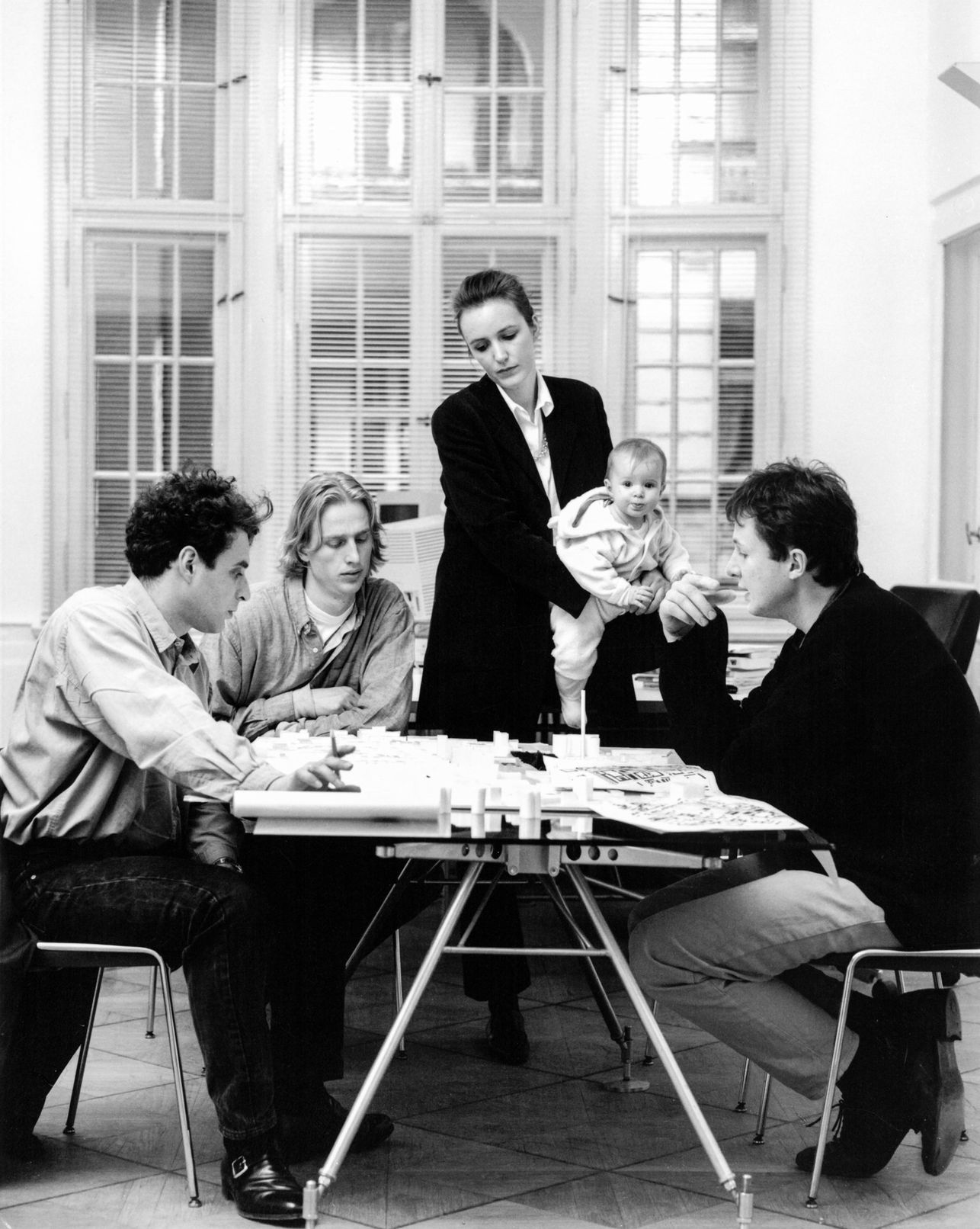 Being an architect and a mother at the office of Almut Grüntuch-Ernst. Copyright: Edgar Rodtmann (for DAM Deutsches Architekturmuseum)