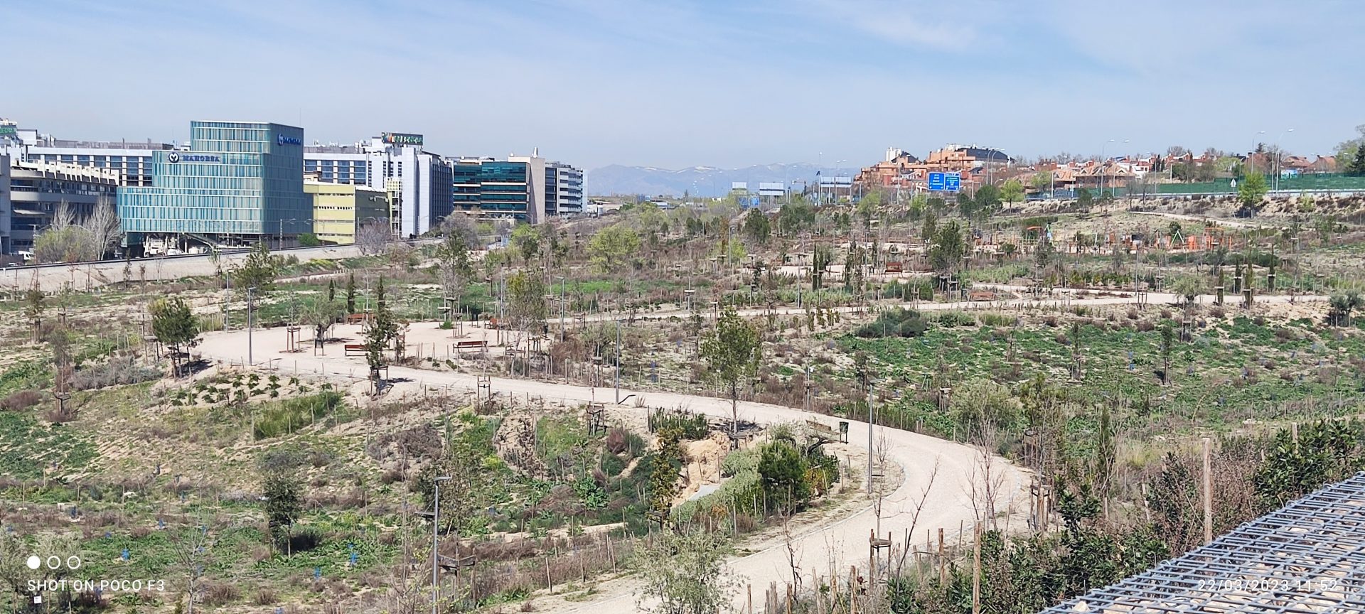 Bosque de los Abrazos Perdidos, one of the parts already implemented with three sizes of trees, large (short term), medium (medium term) and small (long term).
